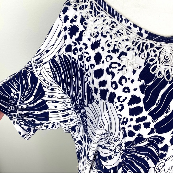 Roaman’s, Plus Size 14/16 Short Sleeve Hi-Lo V-Neck Embroidered EUC - Picture 4 of 9